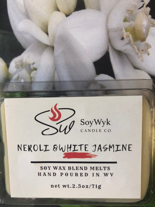 White Soy Wax Melt in a 2.5 oz clear package.  A large closeup  shot of a large white Neroli Flower stationed behind the wax melt Labeled as “Neroli & White Jasmine”.
Featured fragrant notes are petitgrain  green leaves, citrus, neroli. Jasmine, orange blossom, patchouli 
Hand-poured in WV by SoyWyk Candle Co. 