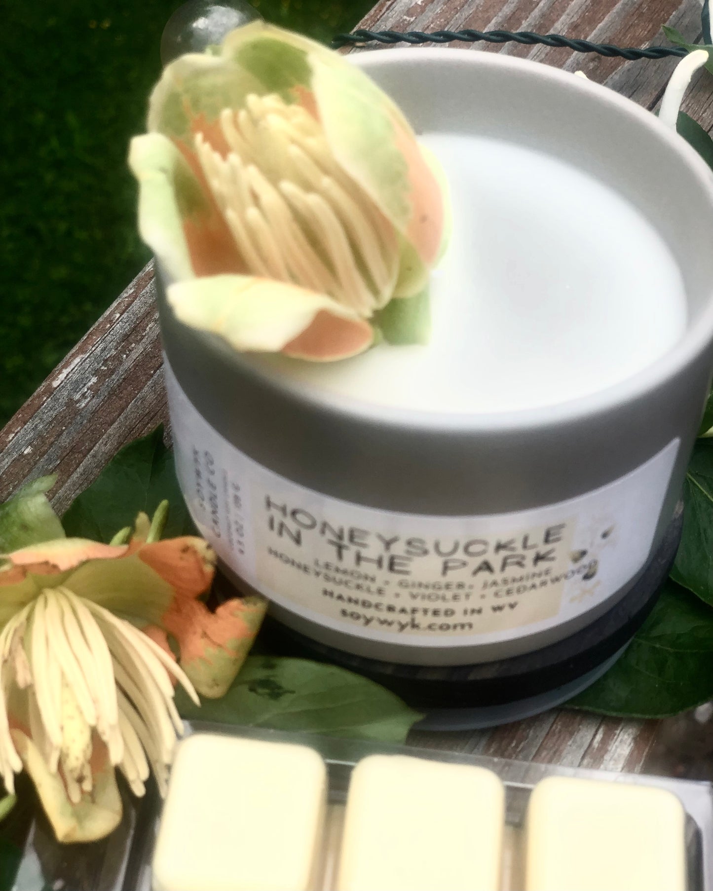 Honeysuckle in the Park -Soy Candle- Lemon, Ginger, Jasmine, Honeysuckle, Cedar