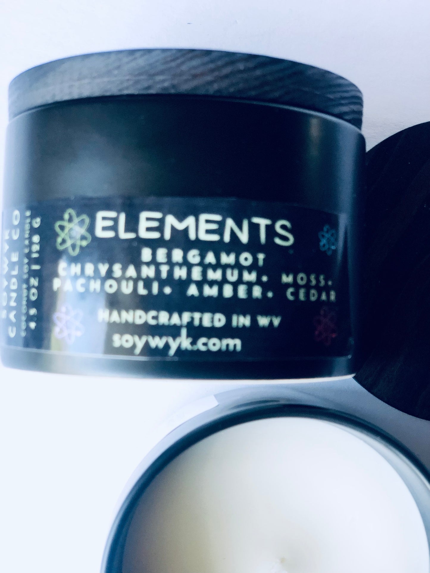 Elements - Coconut Soy Candle- Aloe, Bergamot, Chrysanthemum, Oak-moss, Pachouli, Cedar